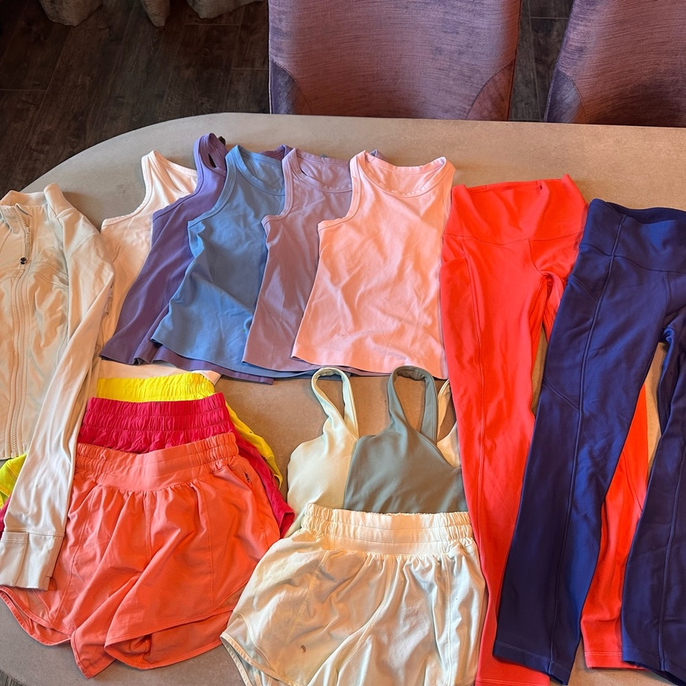 Lot of Lululemon Size 0 and 2